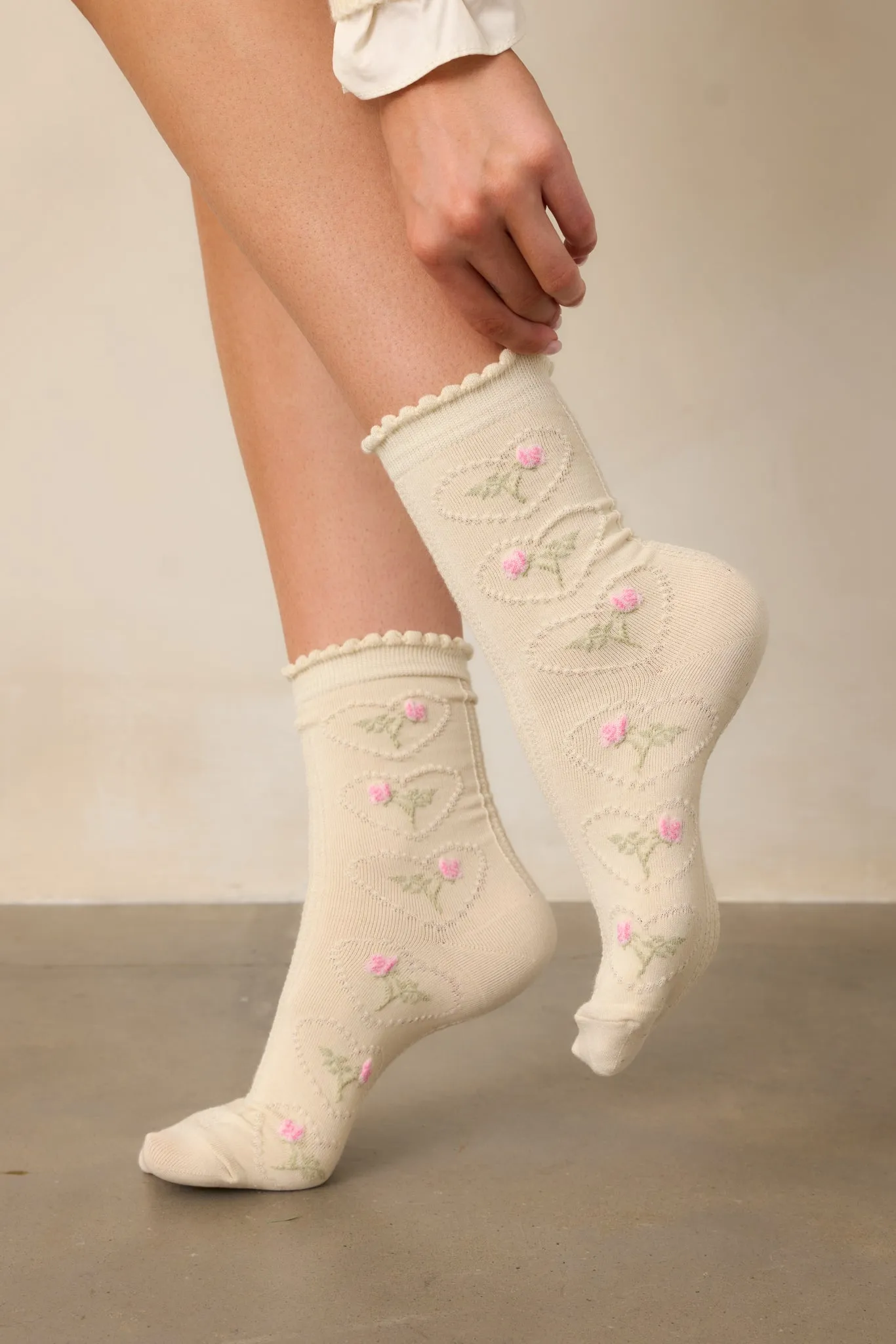 Heartwoven Garland Beige Floral Crew Socks