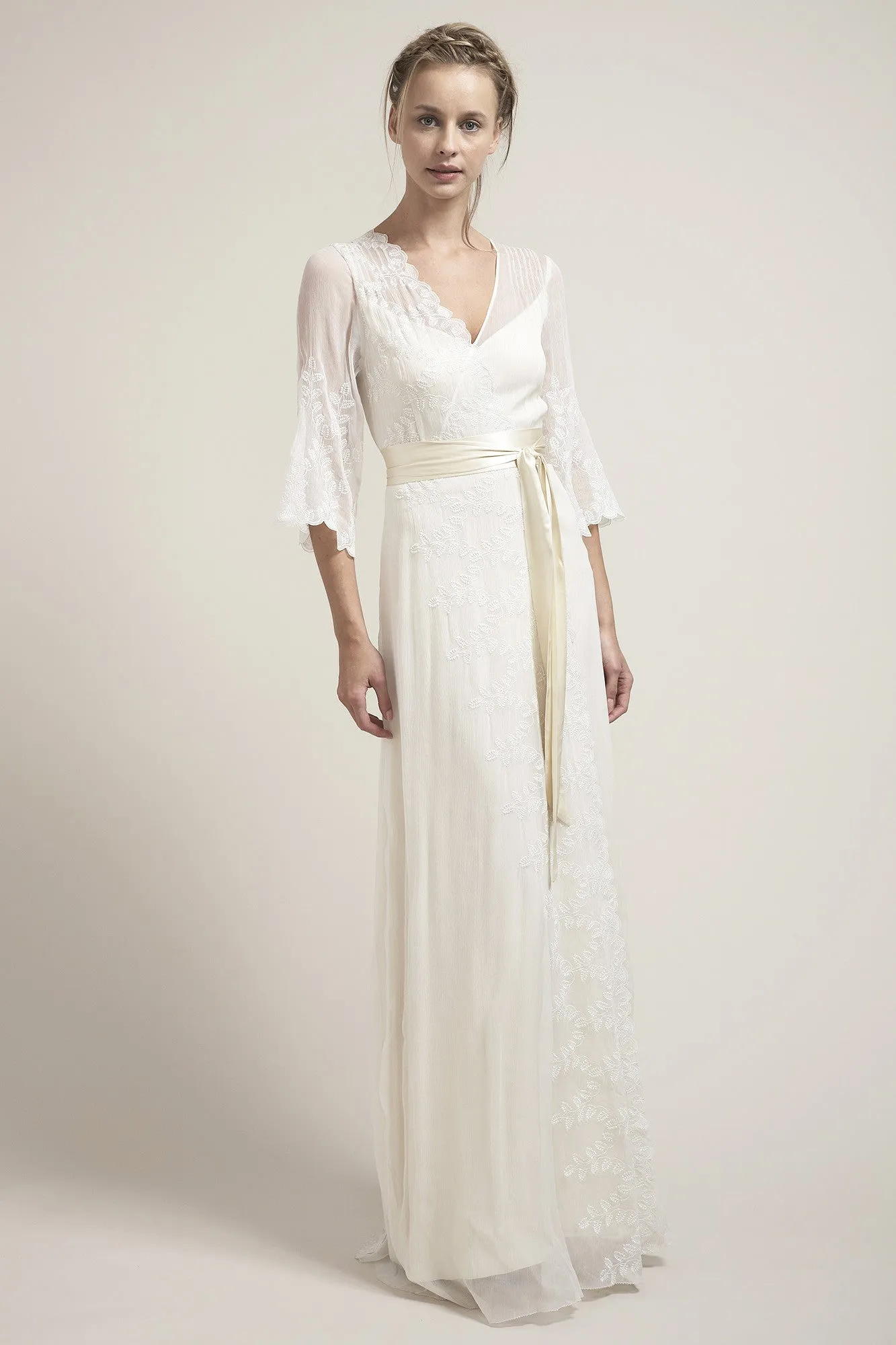 LD6001 Bohemian Wedding Dress With Sleeves