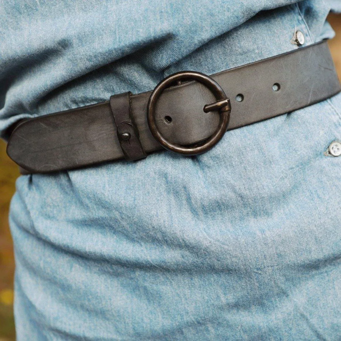 Pip | Vintage Round Buckle Leather Belt